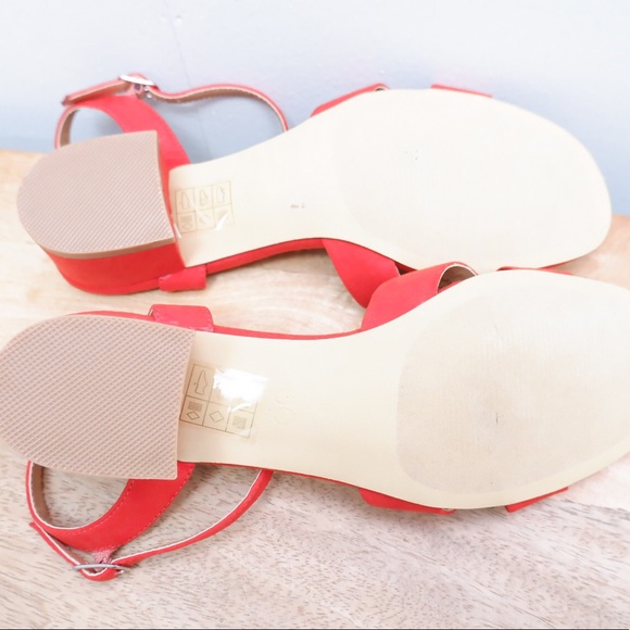 URBAN OUTFITTERS SUEDE RED BLOCK HEEL SANDALS ♥️ - Picture 7 of 10